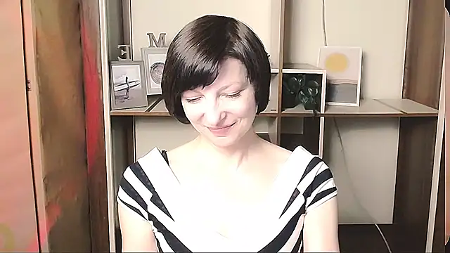 Snapshot of _AngeliaFlow_ chatting on April 2026 08:53:01 AM AngeliaFlow online show from April 2026 08:53:01 AM