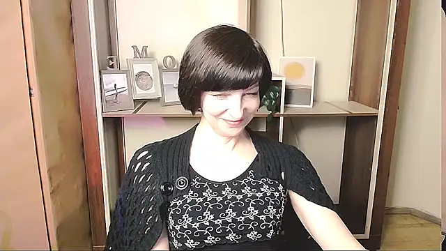 Snapshot of _AngeliaFlow_ chatting on May 2026 08:30:02 AM AngeliaFlow online show from May 2026 08:30:02 AM