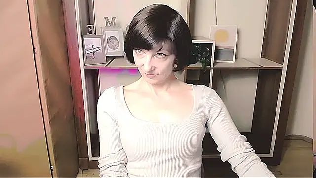 Snapshot of _AngeliaFlow_ chatting on May 2026 08:22:02 AM AngeliaFlow online show from May 2026 08:22:02 AM