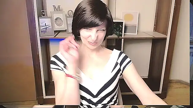 Snapshot of _AngeliaFlow_ chatting on May 2026 08:20:01 AM AngeliaFlow online show from May 2026 08:20:01 AM