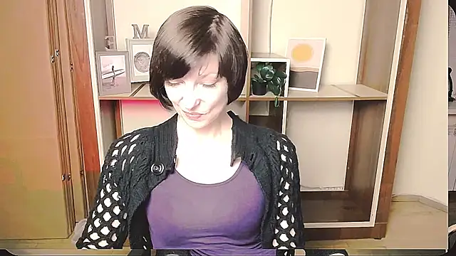Snapshot of _AngeliaFlow_ chatting on May 2026 08:34:01 AM AngeliaFlow online show from May 2026 08:34:01 AM
