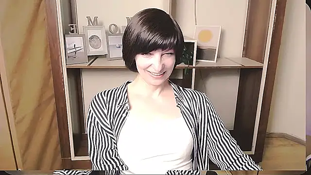 Snapshot of _AngeliaFlow_ chatting on May 2026 08:32:01 AM AngeliaFlow online show from May 2026 08:32:01 AM
