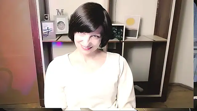 Snapshot of _AngeliaFlow_ chatting on May 2026 08:55:01 AM AngeliaFlow online show from May 2026 08:55:01 AM