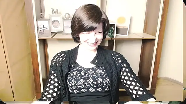 Snapshot of _AngeliaFlow_ chatting on May 2026 08:53:02 AM AngeliaFlow online show from May 2026 08:53:02 AM