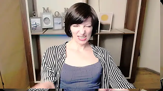 Snapshot of _AngeliaFlow_ chatting on May 2026 08:55:02 AM AngeliaFlow online show from May 2026 08:55:02 AM