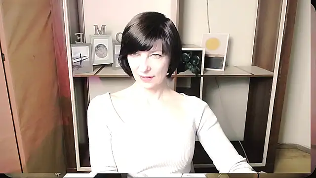 Snapshot of _AngeliaFlow_ chatting on May 2026 09:05:02 AM AngeliaFlow online show from May 2026 09:05:02 AM