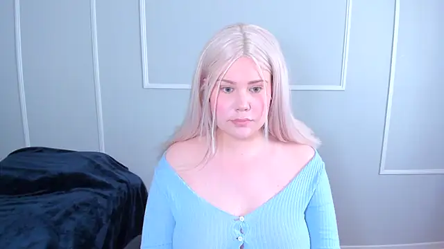  leana  online show from November 2025 06:02:01 PM