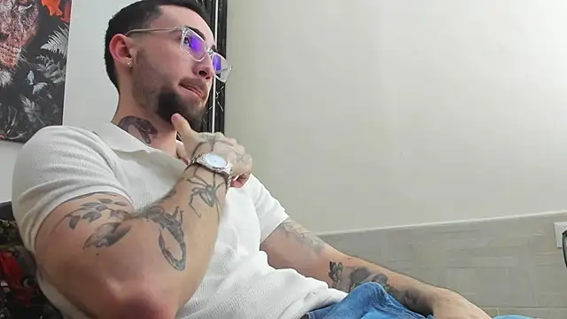 Luke davis01 online show from February 2025 01:27:01 PM