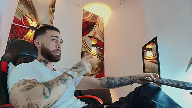 Luke davis01 online show from November 2025 01:11:02 PM