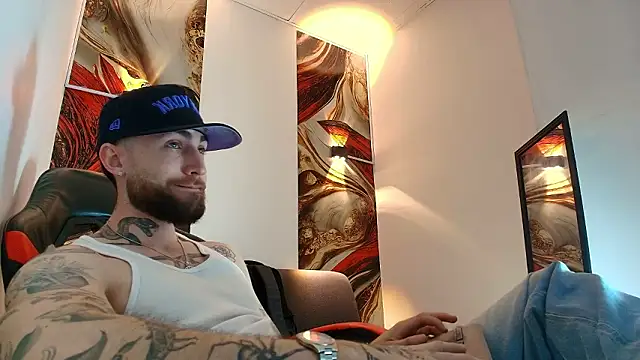 Luke davis01 online show from March 2026 01:03:02 PM