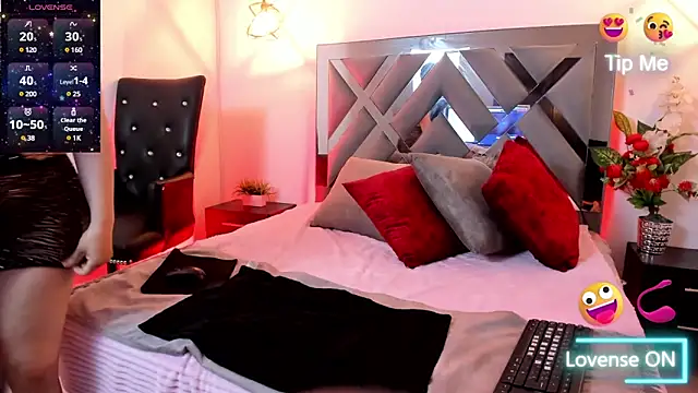 Saori Sann  online show from February 2025 01:47:02 PM