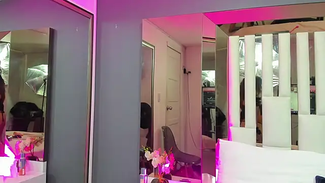 Cloee Rainbow1 online show from February 2025 06:09:02 PM