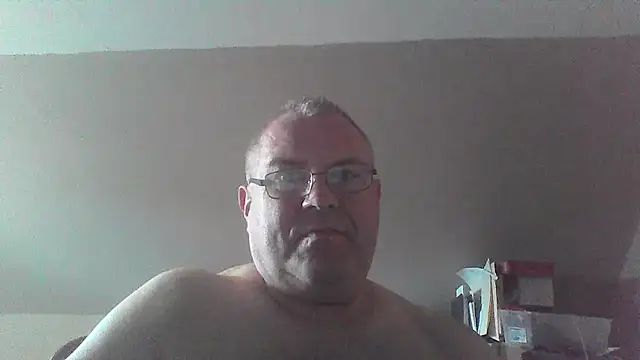 Snapshot of mkestr69 chatting on October 2025 04:30:02 PM mkestr69 online show from October 2025 04:30:02 PM