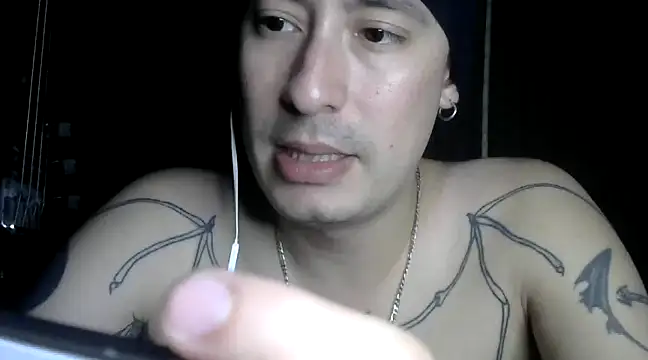 Snapshot of vampireathome chatting on February 2025 04:51:02 AM vampireathome online show from February 2025 04:51:02 AM