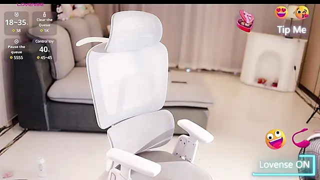 Moonccoi online show from March 2025 08:53:01 AM