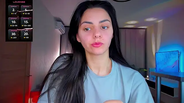 Snapshot of EmiliaZen chatting on April 2026 06:42:01 PM EmiliaZen online show from April 2026 06:42:01 PM