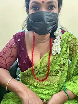 Snapshot of niiveditha chatting on February 2025 06:02:02 PM niiveditha online show from February 2025 06:02:02 PM