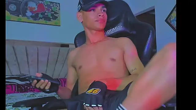 Snapshot of stitchs_smith chatting on February 2025 09:50:02 PM stitchs smith online show from February 2025 09:50:02 PM