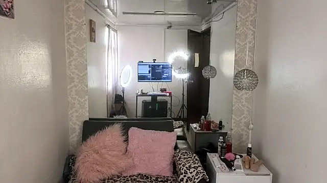 lizha milf online show from November 2025 04:17:02 PM