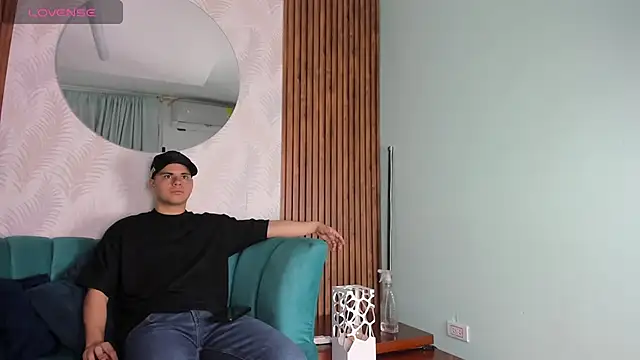 Snapshot of Sebastian_Phoenix chatting on February 2025 11:53:01 AM Sebastian Phoenix online show from February 2025 11:53:01 AM