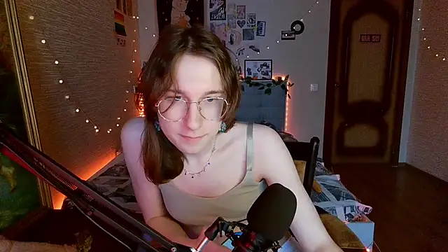 Snapshot of tangerine4dreams chatting on February 2025 12:29:02 PM tangerine4dreams online show from February 2025 12:29:02 PM