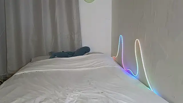 Julian wins online show from April 2026 12:08:02 AM