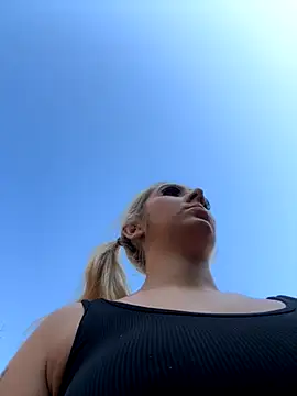 hotamanda01 online show from November 2025 12:27:01 PM