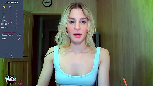 Caramel piegirl online show from September 2025 07:57:01 PM