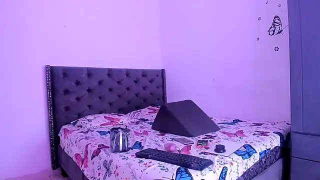 moree Queen online show from January 2026 07:48:01 PM