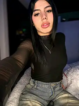 Laura-Khalifa online show from April 2026 06:58:01 AM