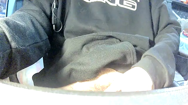 Snapshot of ZaddyKingJohn chatting on March 2025 07:48:01 AM ZaddyKingJohn online show from March 2025 07:48:01 AM