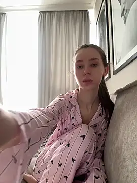 Snapshot of RosieMills chatting on March 2026 07:58:02 AM RosieMills online show from March 2026 07:58:02 AM