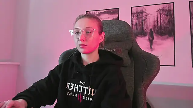 PhilippaAdamas online show from March 2025 08:45:01 AM