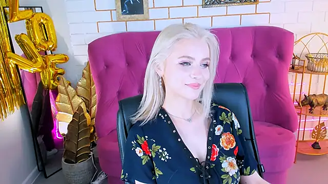 LeonaStane online show from March 2025 08:00:01 PM