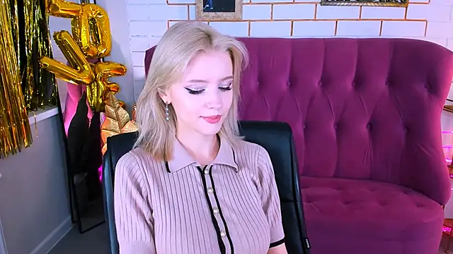 LeonaStane online show from September 2025 05:04:01 PM