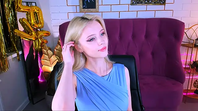 LeonaStane online show from October 2025 05:00:01 PM