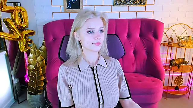 LeonaStane online show from November 2025 05:01:02 PM