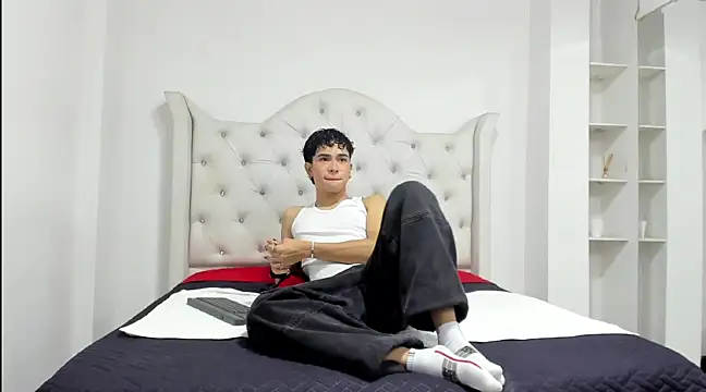 Aiiden 15 online show from February 2025 02:59:02 PM