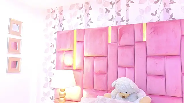 ArianaFranco online show from July 2026 12:44:01 PM