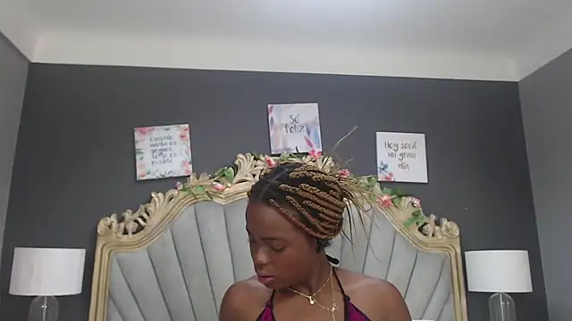 LindaBird online show from February 2025 12:00:02 PM