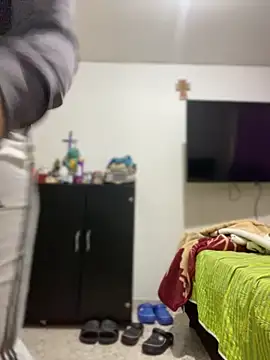 Carola-Ross online show from April 2026 05:02:02 PM