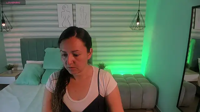 abby apple online show from October 2025 01:43:02 PM