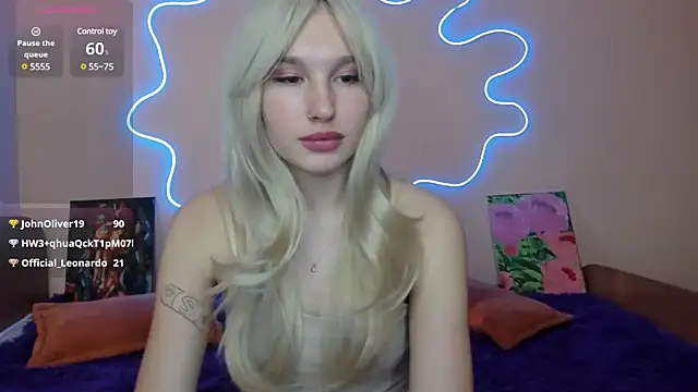 Snapshot of EvelinaLuu chatting on February 2025 05:31:02 AM EvelinaLuu online show from February 2025 05:31:02 AM