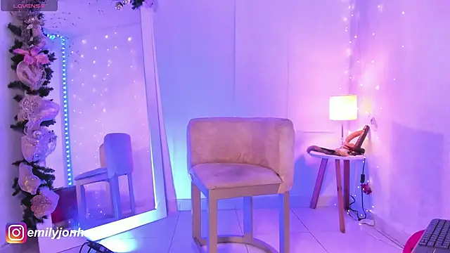 Emylyjonhs online show from November 2025 11:41:01 PM