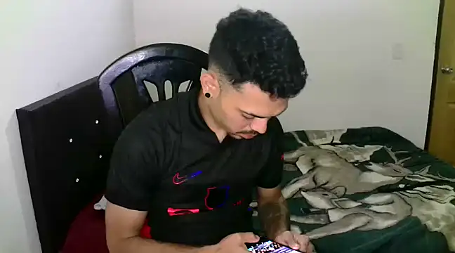 Snapshot of chocolatino16 chatting on March 2025 04:52:02 AM chocolatino16 online show from March 2025 04:52:02 AM