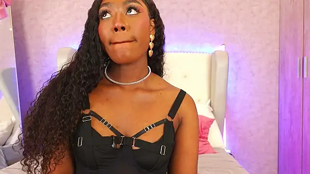 ThianaLopez online show from April 2026 09:39:33 PM