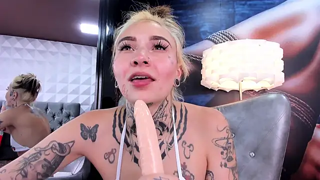 miss   angel online show from February 2025 09:01:01 PM