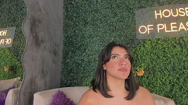 Snapshot of emmiily_z chatting on February 2025 12:05:01 AM emmiily z online show from February 2025 12:05:01 AM