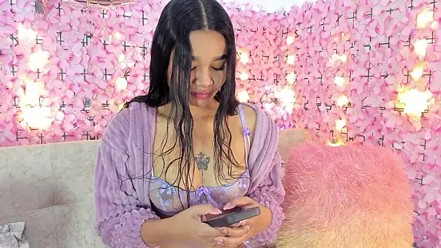 Lynda Bonnie online show from February 2026 03:01:01 PM