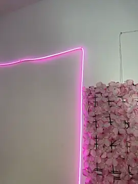 Lynda Bonnie online show from April 2026 05:50:02 PM